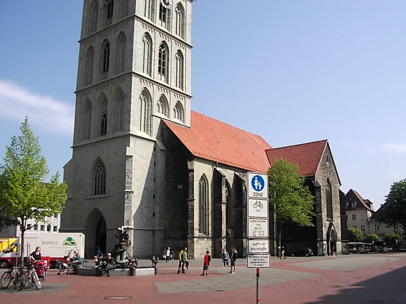 Der Marktplatz in der Hammer Innenstadt mit Pauluskirche, davon sieht man den Turm leider nicht.